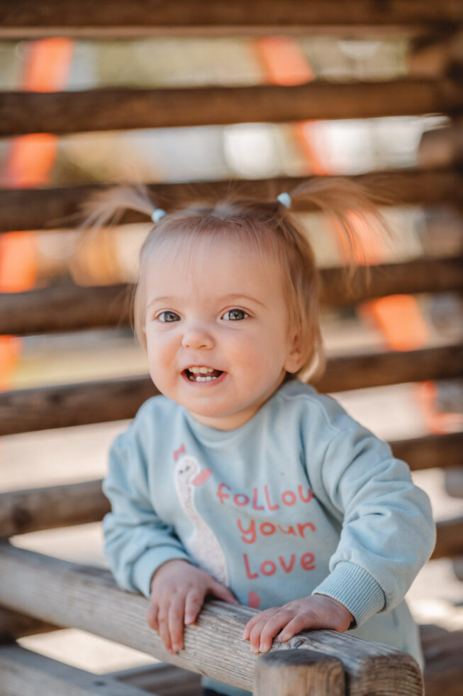 Kitafoto von einem Mädchen aufgenommen von einem Kindergartenfotograf in München